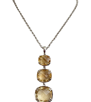 Collana con pietre naturali