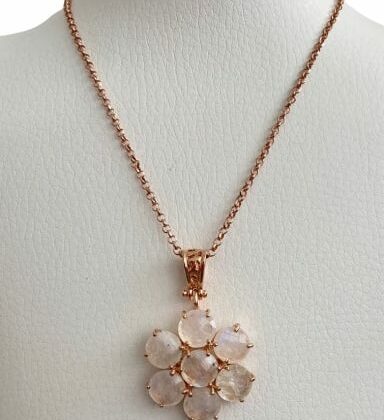 Collana con pietre naturali