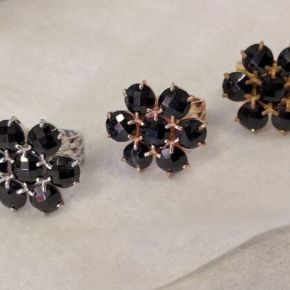 Anello fiore spinello nero