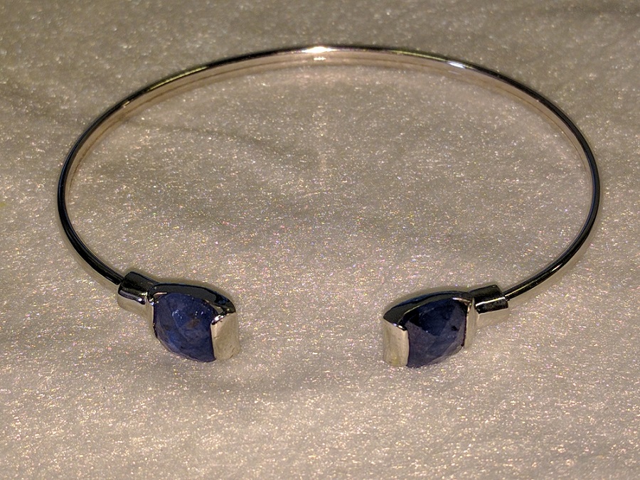 BRACCIALE CON ZAFFIRO 12x12