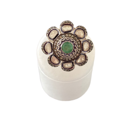 Anello in argento 925 con smeraldo e diamanti