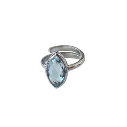 Anello con pietre naturali, Forma marquise