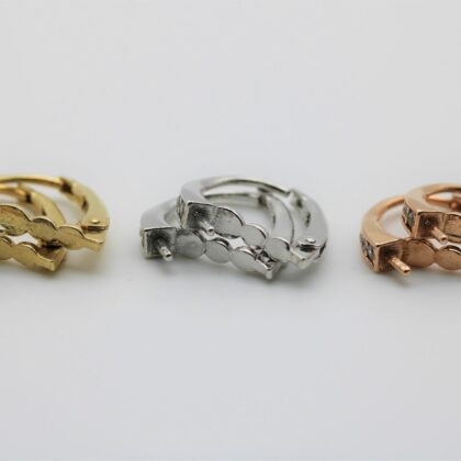 Orecchini a monachella chiusa con attacco per le perle