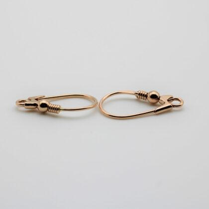 Orecchini a monachella chiusa con spirale e pallina