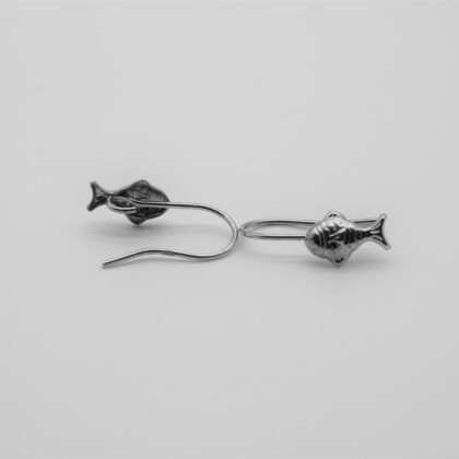 Orecchini a monachella con pesciolino