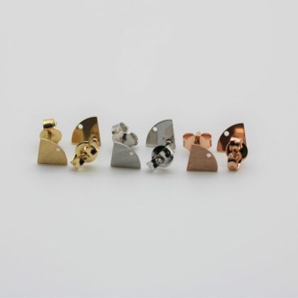 Orecchini a perno forma a ventaglio