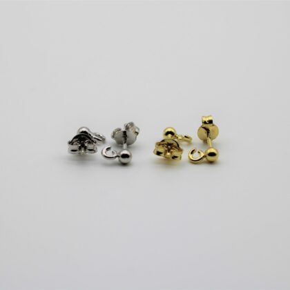 Orecchini a perno con pallina