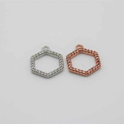 Ciondolo esagonale con zirconi bianchi