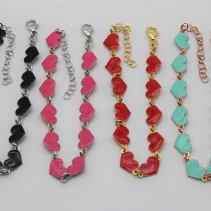 Bracciale con cuori smaltati