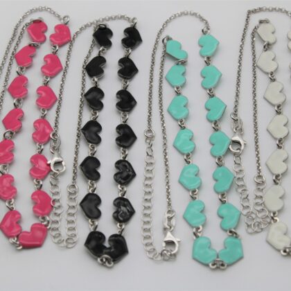 Collana con cuori smaltati