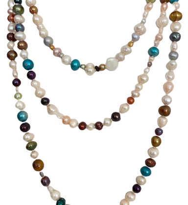 Collana lunga con perle di acqua dolce