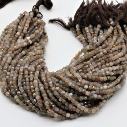 Pietra di luna cubetti 5x5