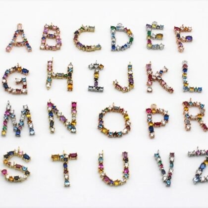 lettere grande con zircone multicolore
