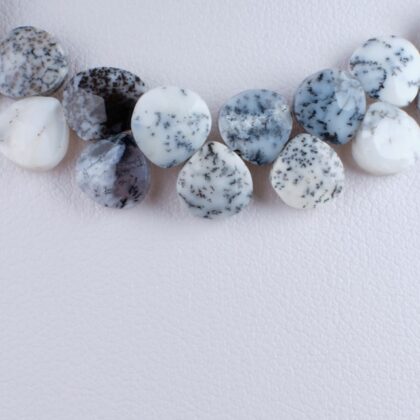 Filo di gocce piatte a castagna, Agata muschiata