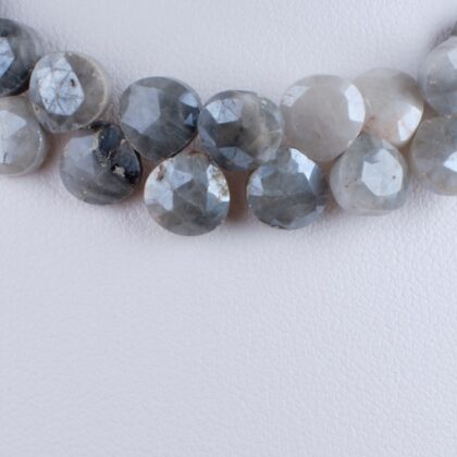 Filo di gocce piatte a castagna, pietra di luna