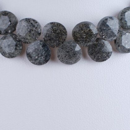 filo di gocce piatte a castagna, quarzo rutilato