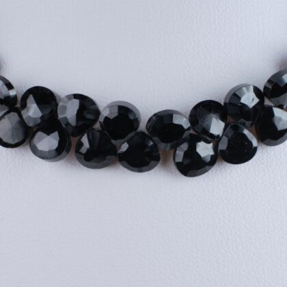 Filo di gocce piatte a castagna, spinello nero