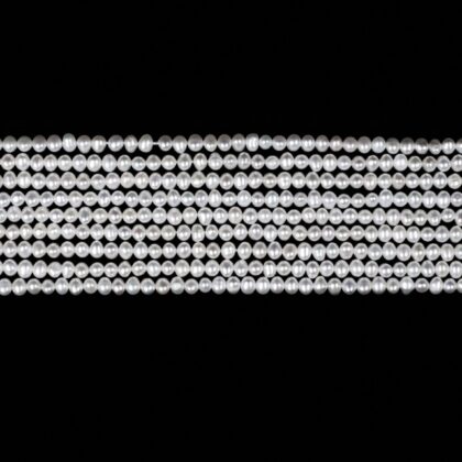 Round small pearls 3/3,5 mm